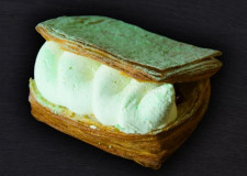 Fastelavnsbolle Hindbær-Pistacie